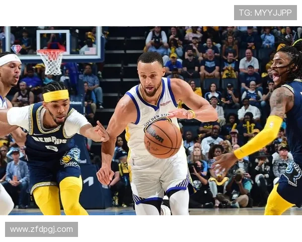 哈珀赞文班亚马全能表现其打法时而似控卫展现多面才华